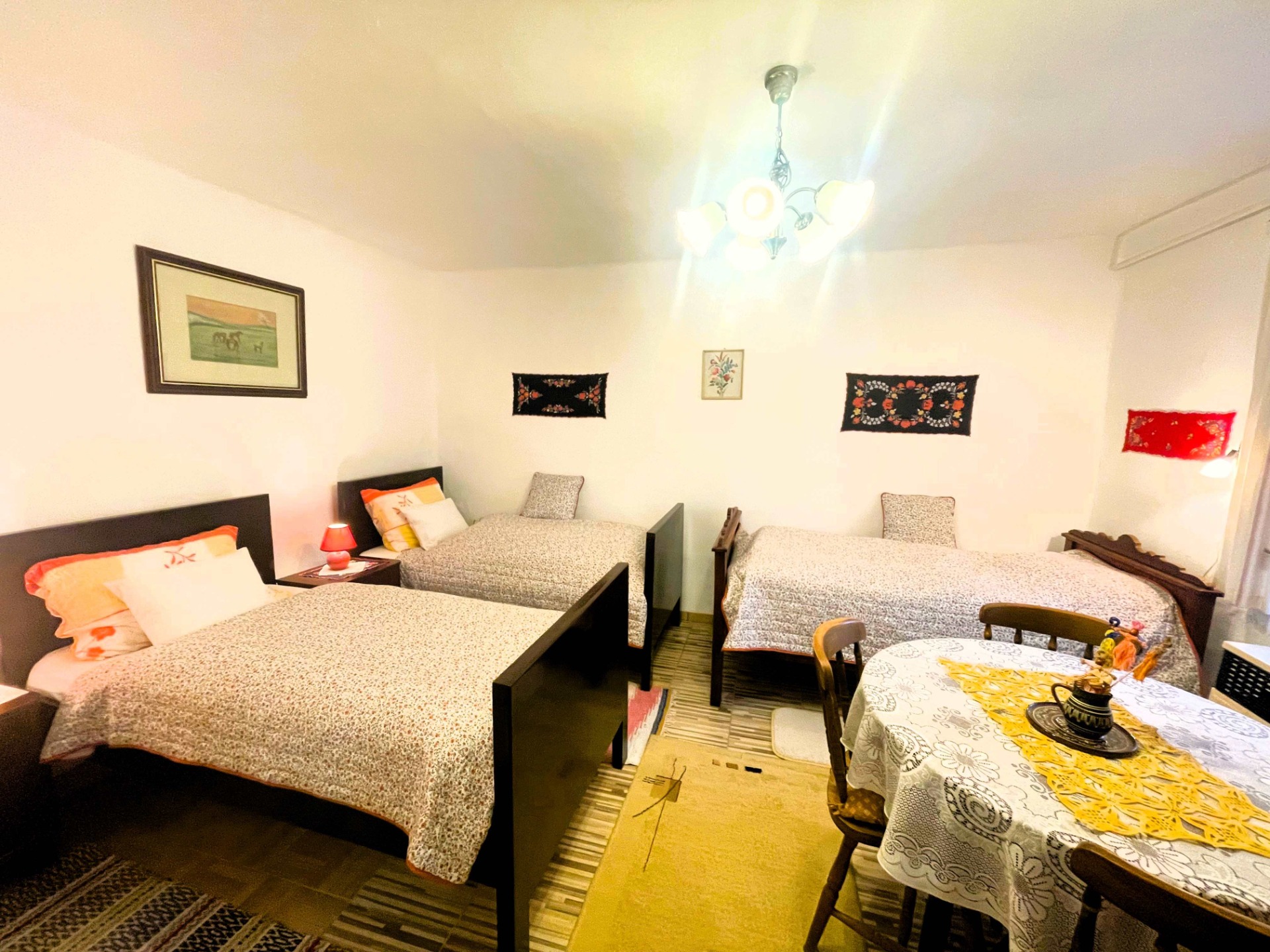 Szőlősor Vendégház- szoba szimpla ágyakkal