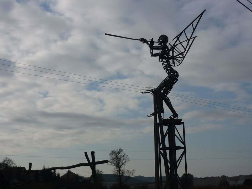Terény - Szoborpark - Hírhozó
